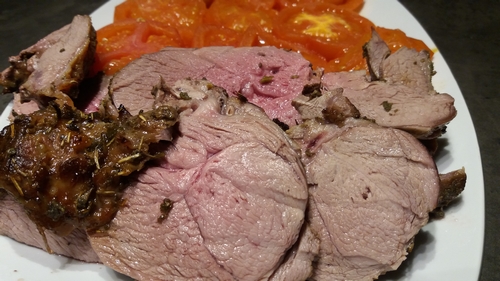 Gigot d'agneau au miel et au thym et sauge