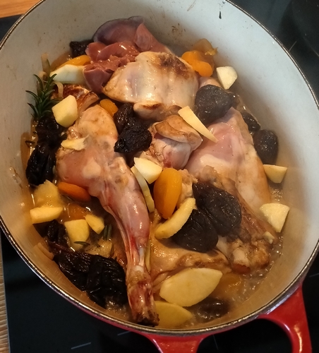 Lapin aux fruits